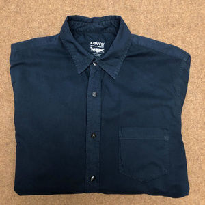Levi's Oxford Blue Button-Down for Any Occasion!